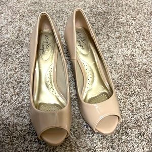 High heel tan . Worn a couple times.